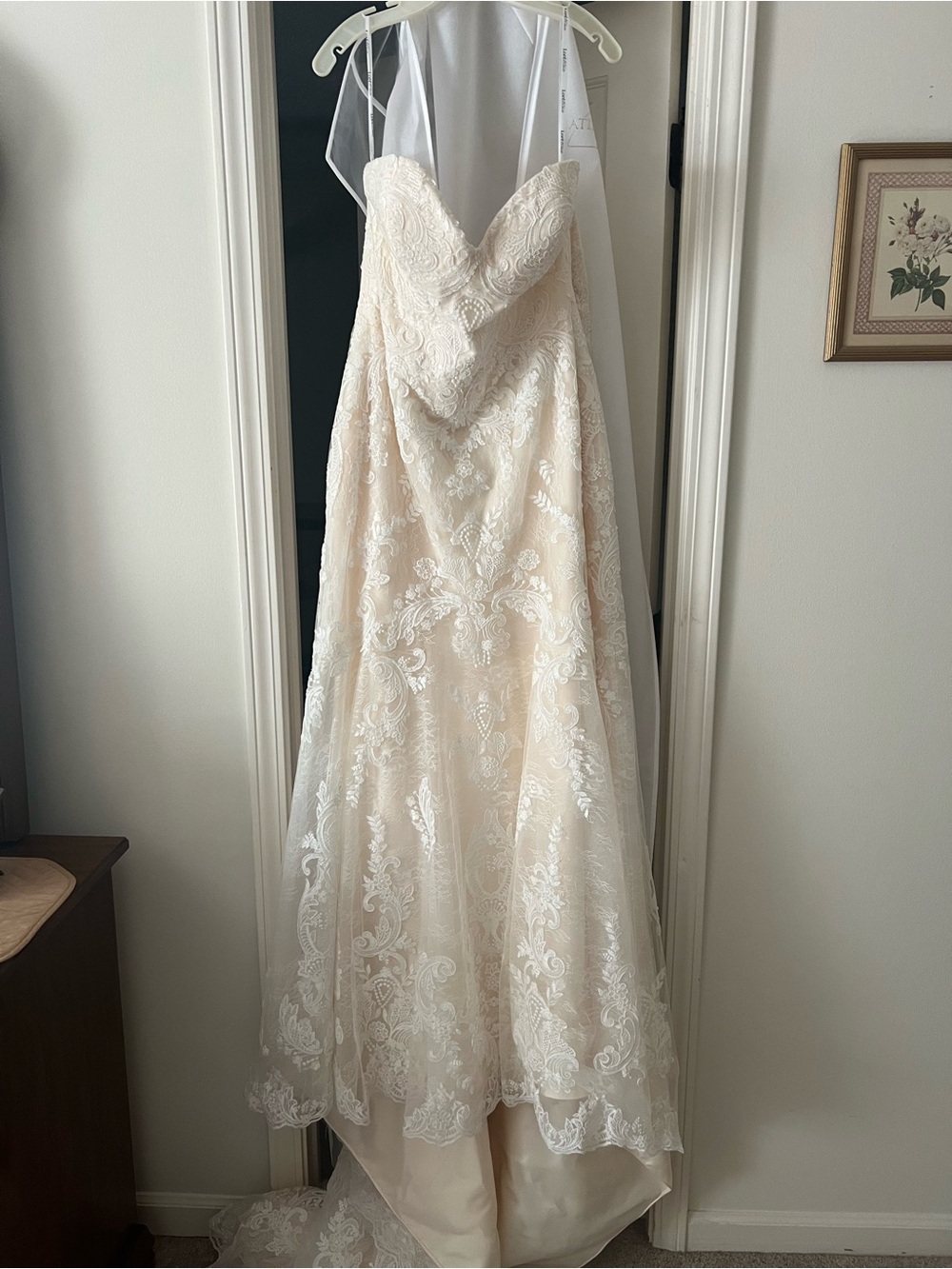 Ivory Lace Strapless Bridal Gown - Unbranded